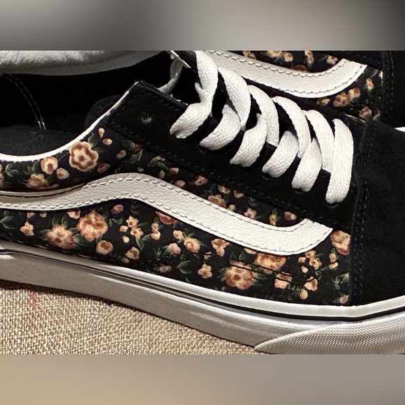 VANS Old Skool “Rose Dreams” Floral Sneakers Women’s 6.5 🌹 Suede Skate Shoes - Picture 3 of 8